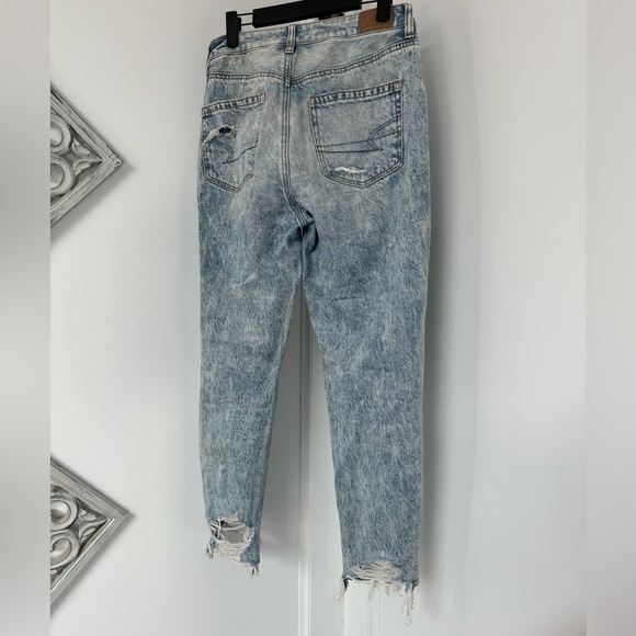 SOLD: AE Mom Jeans - Picture 3 of 14